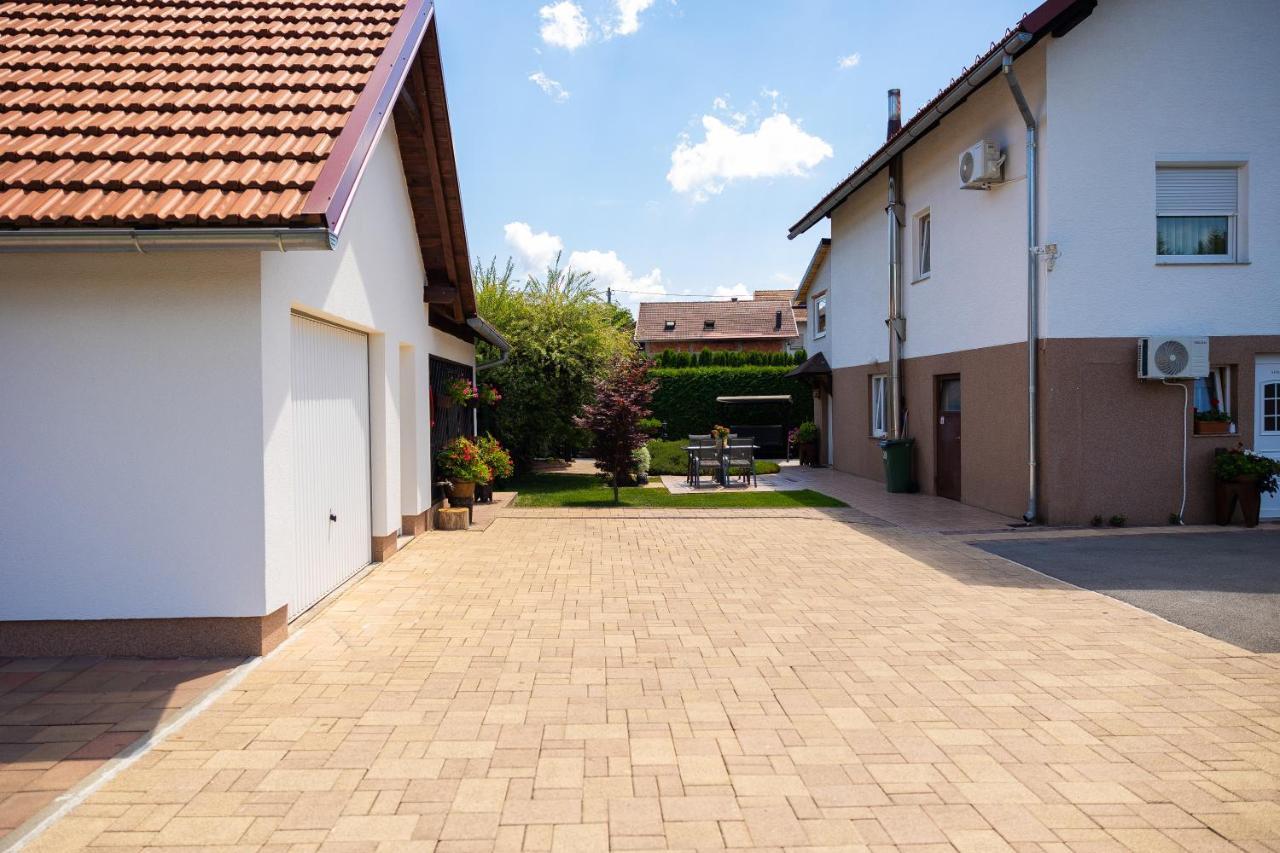 Soba I Apartman Dula Ogulin Exterior foto