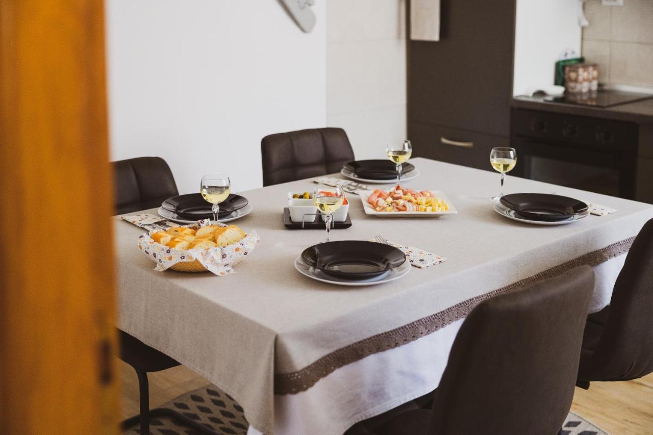 Soba I Apartman Dula Ogulin Exterior foto