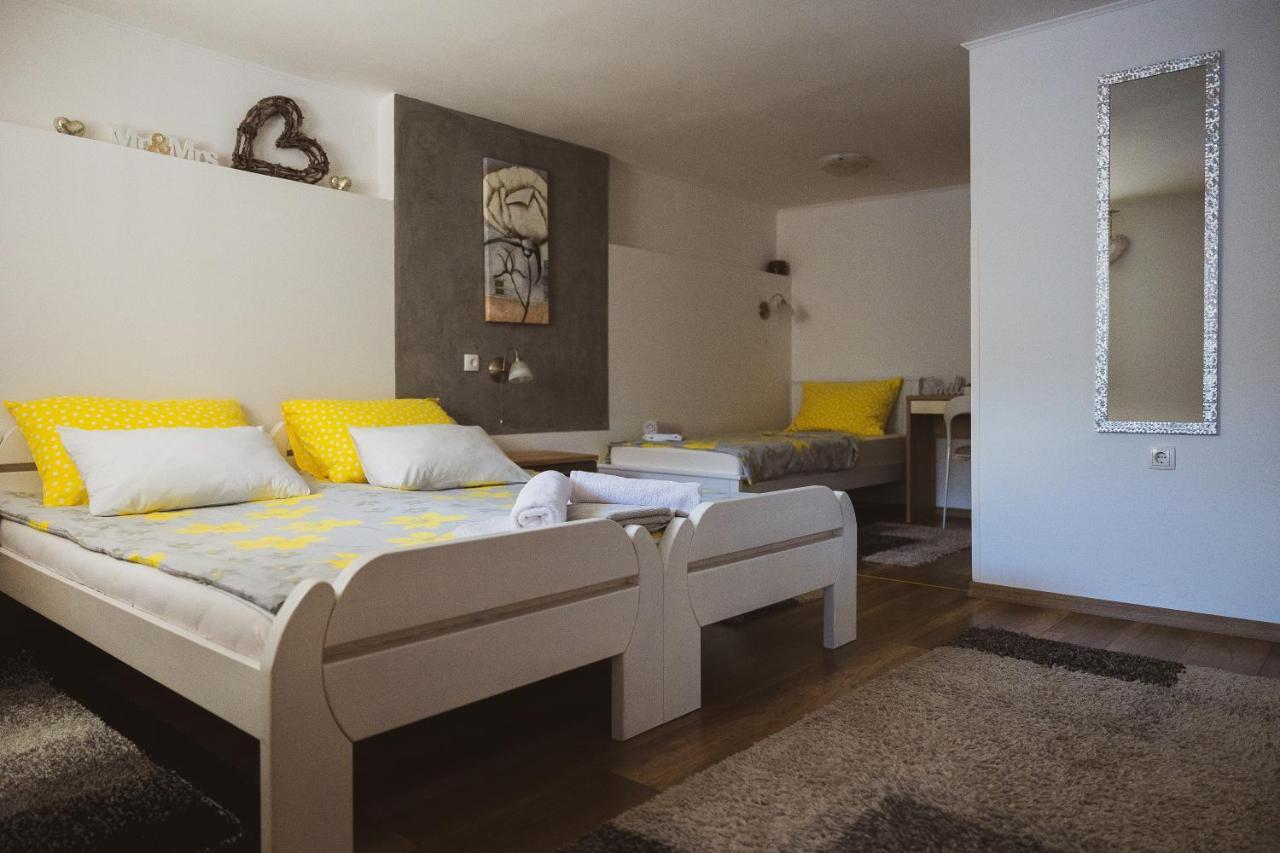 Soba I Apartman Dula Ogulin Exterior foto