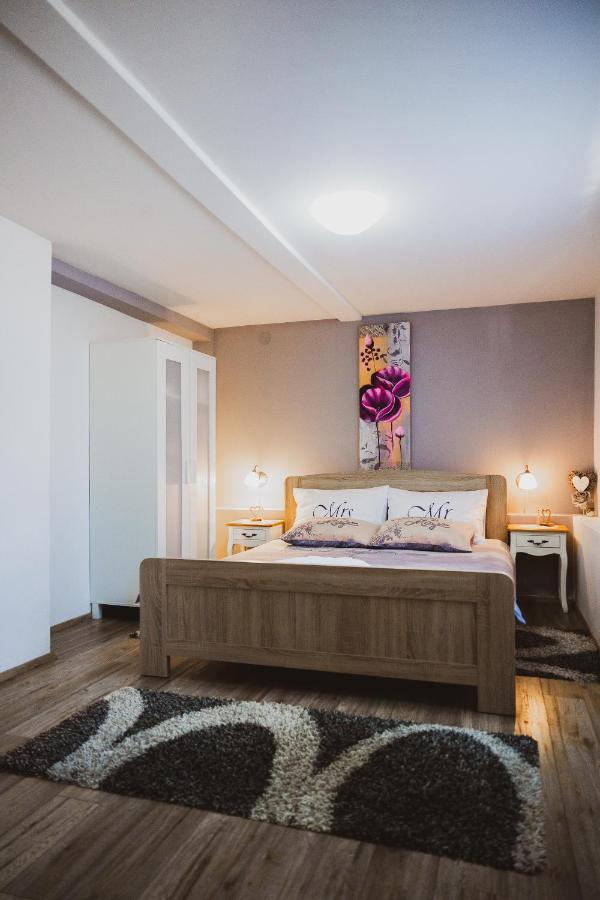 Soba I Apartman Dula Ogulin Exterior foto