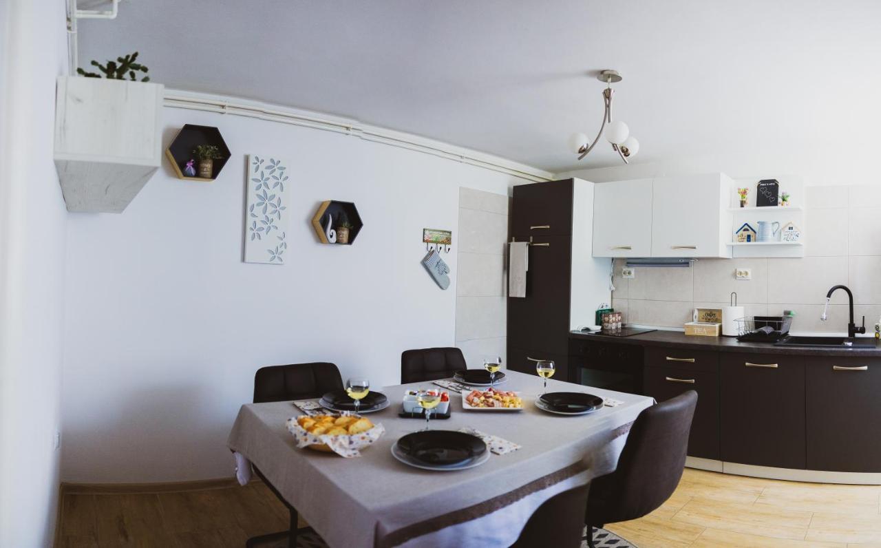 Soba I Apartman Dula Ogulin Exterior foto